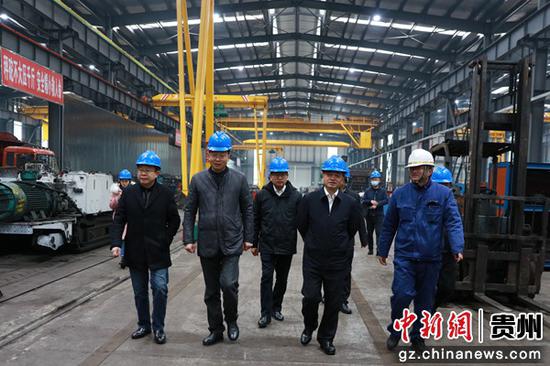 張謙到盤州市開展 入村寨進社區走企業訪群眾 大走訪活動